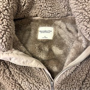 Abercrombie & fitch Sherpa small taupe